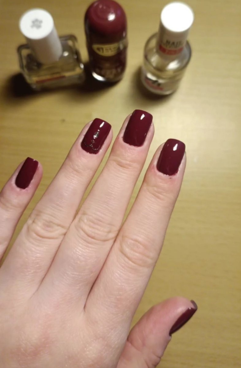 vaniiiii_2609_'s tweet photo. 💅🏻
#newnails https://t.co/GdrG3NtJHx
