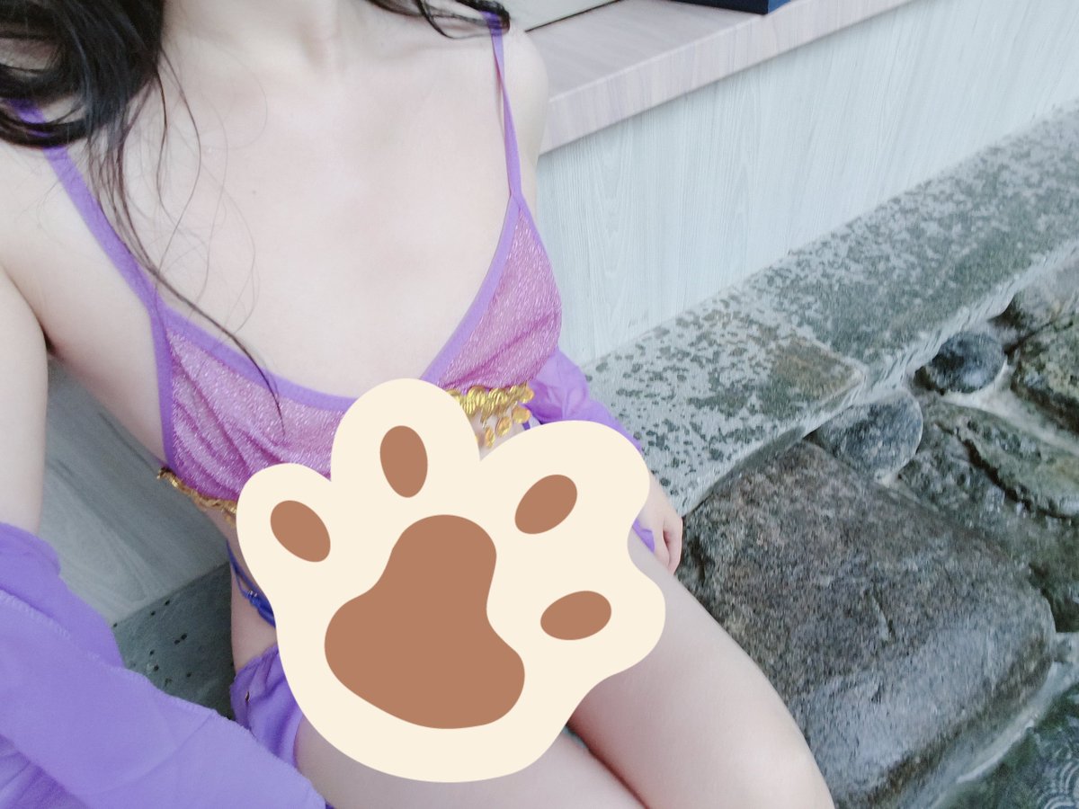 QUuddy78762's tweet photo. 我服辣，我真服啦。我再也不去别人评论区随便评论了，老是风。感觉还不如带几个词比较好。但是还好，这两天在外面玩的很开心，嘿嘿。明天开始都有空的，南京或者别的地方有嘛，线上语音视频也可以的，这套衣服也更新了浮力 https://t.co/7pV87UGvM8