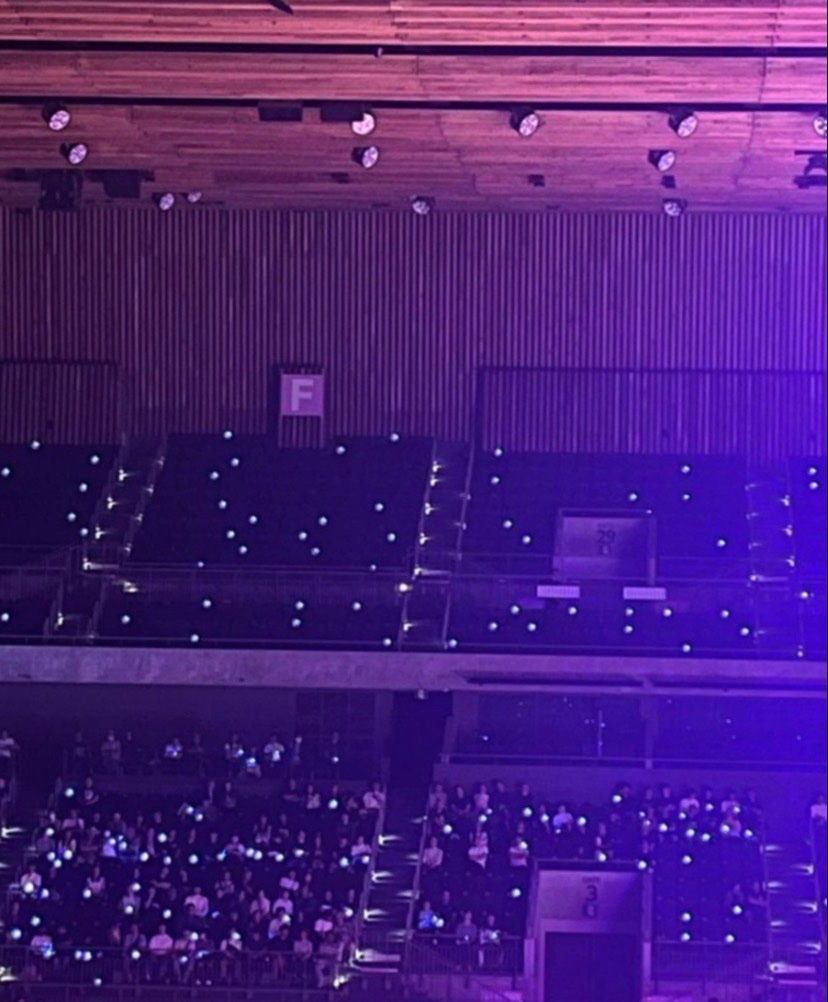 Sunoosdad77777's tweet photo. “Dead group ”but yours is the one falling to sellout a concert https://t.co/UAbvlzZiNu