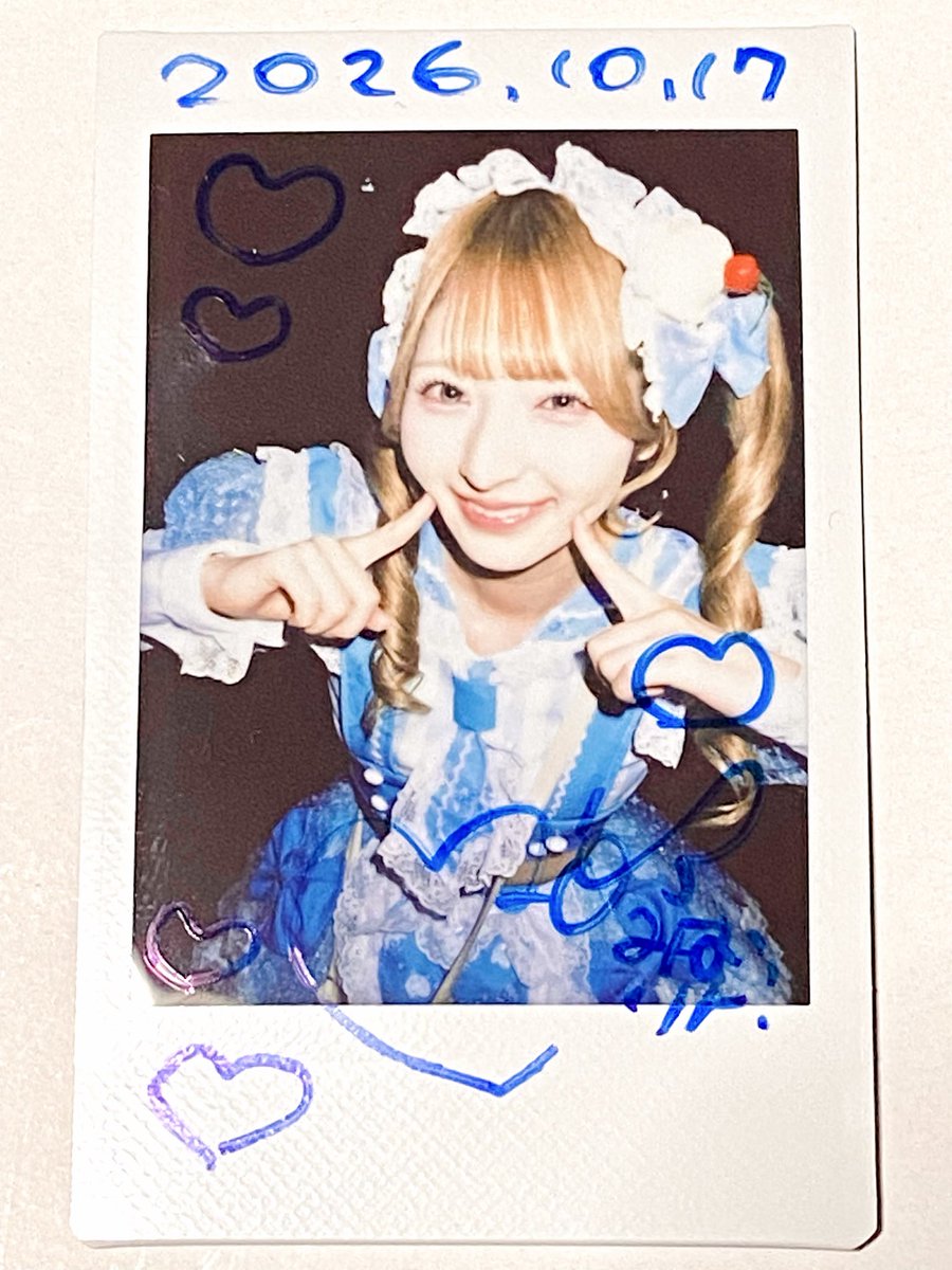 strike_zero's tweet photo. #DSPMLIVE  @浅草花劇場 （╹◡╹）参戦！

DJかんなぎのみこと様の勇姿を観にお出かけ🚶‍♀️
広い会場で臆せず、のびのびとステージに立つ
巫さくらﾁｬﾝ ٩( 'ω' )و がマジ素敵でした♪
何しろ、出演時間だって、ひとりだけ☺️二枠！
（30分＋45分）計75分…本当にお疲れさま〜♪

って事で、本日はアルカナちゃんもいないので
あとは気楽な延長戦となります😃
ステージは前目で全グループをノリノリで鑑賞
　　いぇーぃ٩( ᐛ )و楽しかったです🎶

そのまま帰るのも何なので、本日出演グループ
実は誰に行ってもお初になるのですが？
（基本アルカナ出演の対バンでも他は行かない）
少し特典会に寄ってみようか…と(^_^*)

私もディアステ民歴が多少長くなり、対バンで
歌を覚えるくらいには各グループを見ているし
店舗にも寄りますので、顔と名前くらいは一致
知ってはいるので、さて誰に行くか？って言う
話となり😅逆に戸惑うも…
（物販のお姉さんと色々話しながら購入した件）

なんか？目の前でいっぱい汗をカキカキ踊って
レスもくれていた（のかなw）😉
さよステ の 根岸さんと、この間のAMASAKU
アニメ語り部で、ゲストに来てくださっていた
城谷さんへ参加決定💞
なんかね、、いつもより近いし、時間も長くて、
ムッチャ喋ってくるので楽しい訳よ(^◇^;)💦
うんっ、スゲぇお得感あるなぁww  
次はショーケースかな、また行こうっと🙄ｼﾚｯ

あとは、先日のハナちゃん🌼最後の店舗イベで
ご一緒いただいたミームトーキョー のMEWﾁｬﾝ
今日はこれから  🪼ハナちゃんイベに行くので
お題を「ハナちゃんに愛をこめて❤️」で
ピン写を１枚📱撮ってもらいました(o^^o)ﾜｰｲ
（ハナちゃんにも見せておきました🖐️）

いや、面白かったあぁぁ〜🎵
本日もありがとうございましたm(_ _)m💞💞