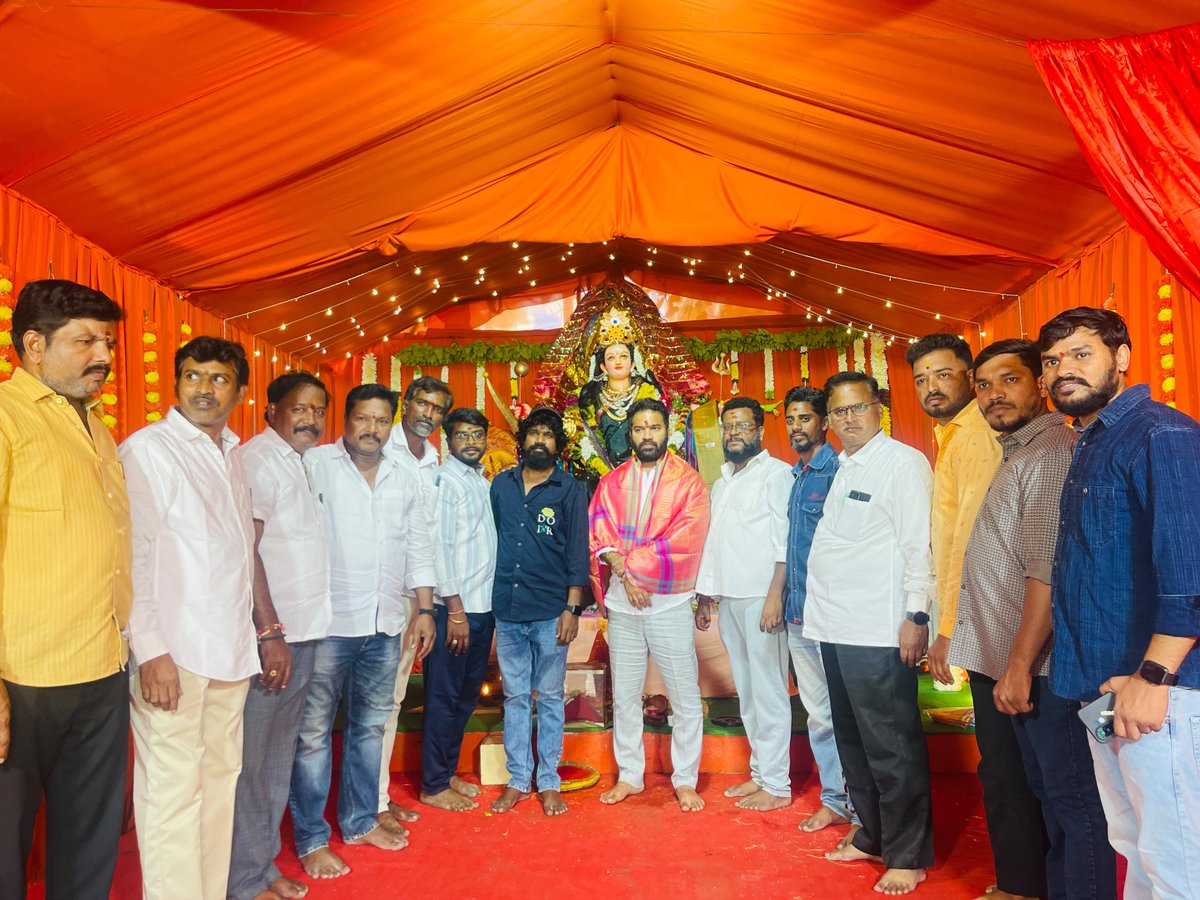 MutaJaisimha's tweet photo. “Celebrating the divine spirit that lives in our traditions and unites our communities.”
Participated in Durga Matha celebrations across Musheerabad Constituency.
@BRSparty @KTRBRS
#DurgaMatha #Musheerabad #TelanganaTraditions #Devotion #CommunitySpirit https://t.co/JuExvaQquv