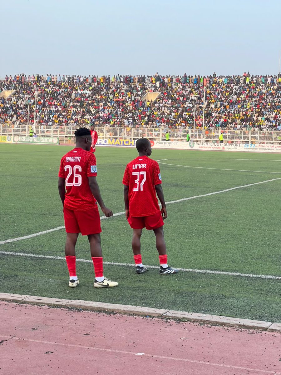 katsinaunited's tweet photo. 🔄 𝗗𝗢𝗨𝗕𝗟𝗘 𝗦𝗨𝗕𝗦𝗧𝗜𝗧𝗨𝗧𝗜𝗢𝗡!

🟢 Umar Rabi’u
🔴 Abdulrahman Garba

🟢 Ibrahim Hamisu
🔴 Luis Dadong

Kano Pillars 1–0 Katsina United

#NPFL26 #KANKAT #MD9 https://t.co/hqUJl5EY0T