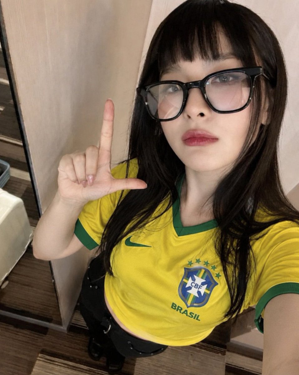 kaatalixo's tweet photo. seulgi do red velvet declarou voto no lula https://t.co/Qq7LZQSs62