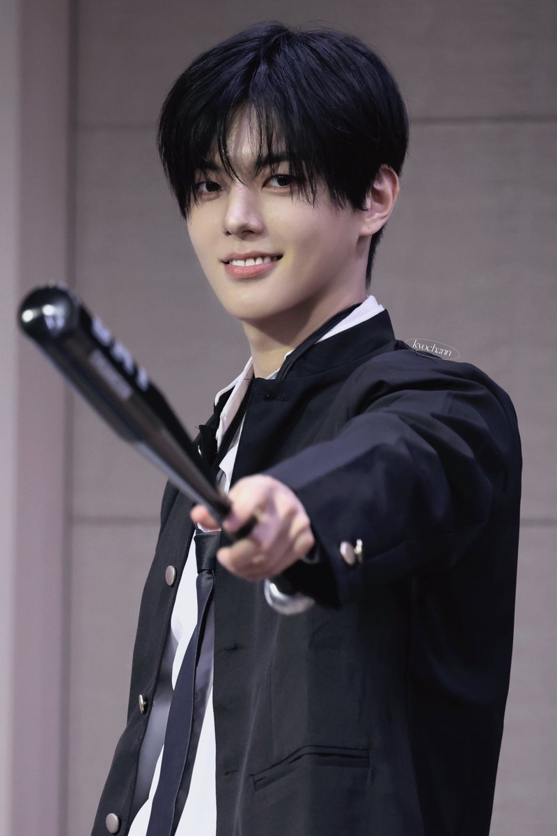 moemoekyo_0908's tweet photo. 261018 EVERLINE

#전이정  #LEEJEONG   #イジョン 
#이정  #휘브  #WHIB https://t.co/7caOCrqCwv