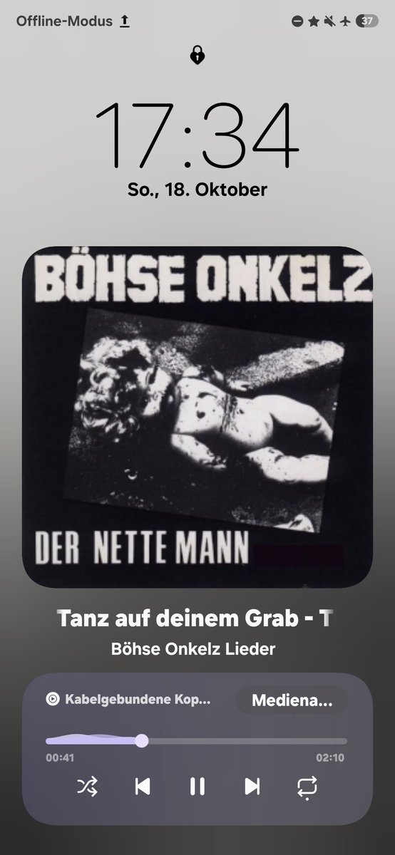 prinzessvalium's tweet photo. I cannot get enough of those Songs https://t.co/ORYqoUFaWi