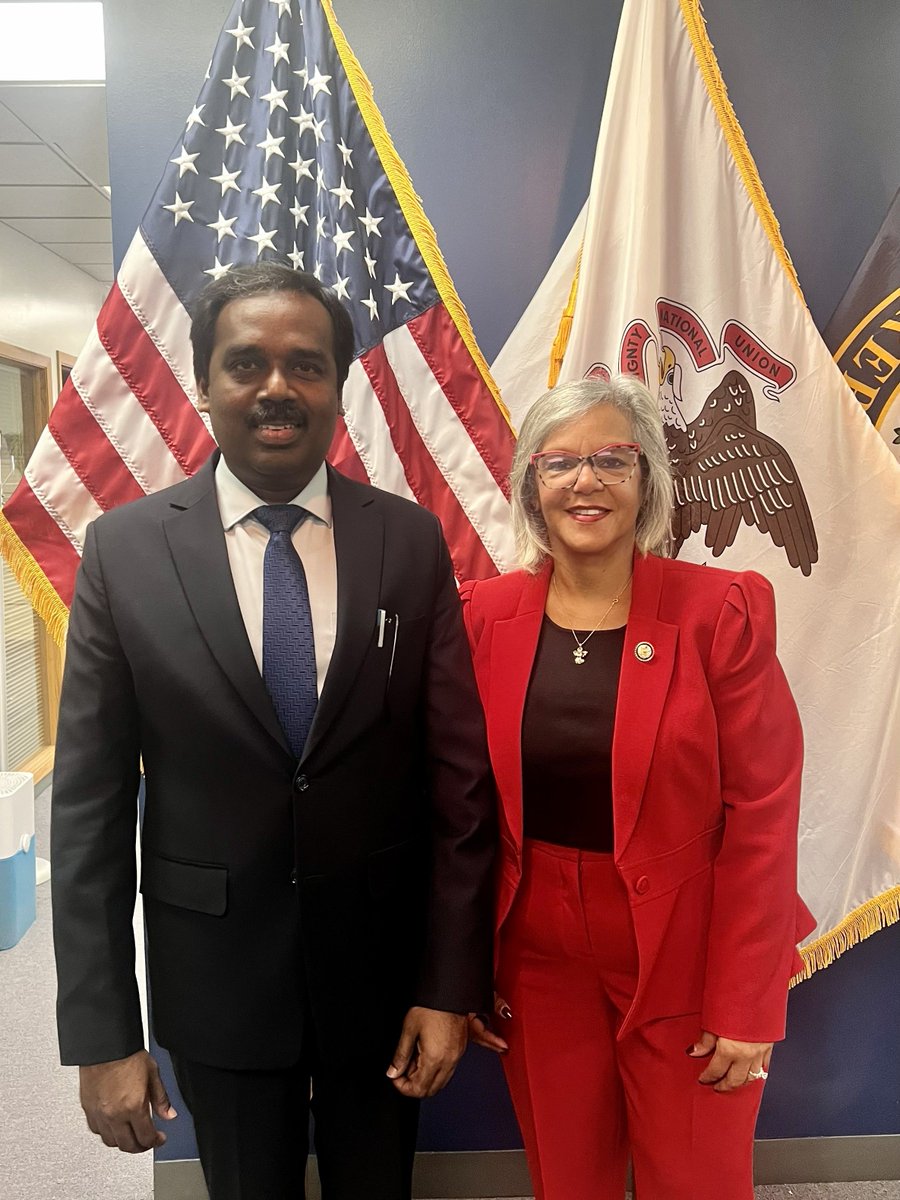 RepRobinKelly's tweet photo. Last Tuesday, I met with the new Consul General of India in Chicago, Dr. M. Anand Prakash.

With 20 years in foreign service, Dr. Prakash will no doubt help strengthen the ties between India and the Midwest.

Welcome to Chicago! I hope you packed a jacket! https://t.co/2hNROM9Qpn