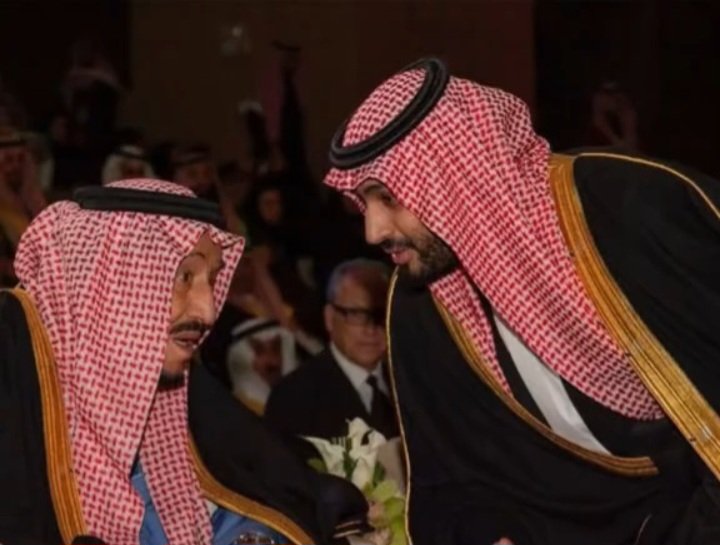 1ty_8's tweet photo. كـلـنـا سـلـمـان كـلـنـا مـحـمـد ❣️❣️❣️❣️🇸🇦
#انا_ما_اراقب_الشعب_هو_يراقب https://t.co/hoL0iN7oVh