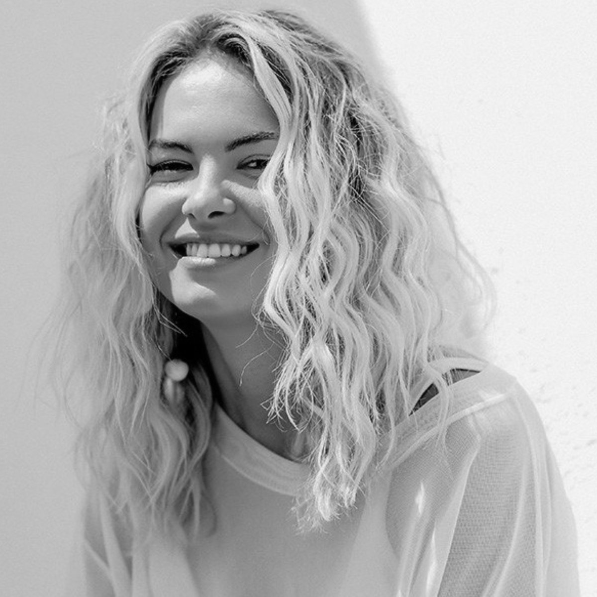 forumeplay's tweet photo. 💔 Morreu aos 39 anos a atriz e cantora Lua Blanco, segundo os familiares ela estava lutando contra um câncer nos últimos meses. https://t.co/G58IfeqEYF