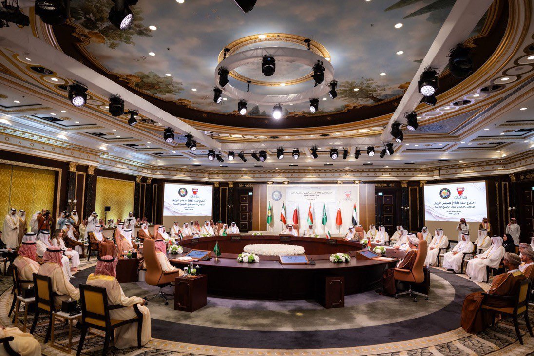 kuneq8's tweet photo. وزير الخارجية يترأس وفد دولة الكويت المشارك في أعمال الدورة الـ 168 للمجلس الوزاري لمجلس التعاون التي عقدت في مملكة البحرين

- تم خلال الاجتماع مناقشة سبل تعزيز مسيرة العمل الخليجي المشترك والتطورات الراهنة في المنطقة وتداعياتها على المستويين الإقليمي والدولي . https://t.co/NaVBUZXVHE