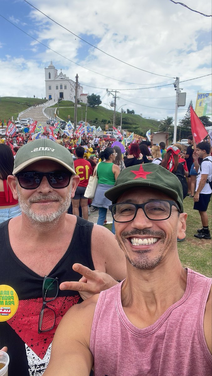 GenaroDutra's tweet photo. Saquarema com Lula https://t.co/i475pJNuJ7