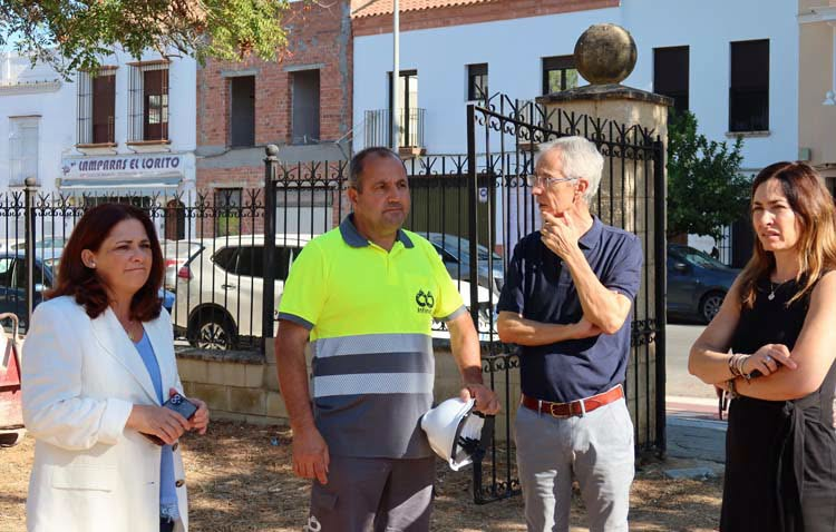 Cs_Utrera's tweet photo. Visita el Parque de Cristo de los Afligidos para comprobar el arranque de las obras. La actuación cuenta con una inversión de 350.893 euros y un plazo previsto de ejecución de cinco meses. 🚧 https://t.co/YFEzBClQUv