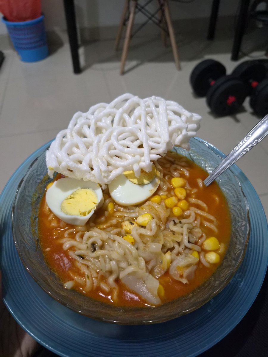 txtcowokldr's tweet photo. Apakah ini namanya nikmat dunia?
#indomie https://t.co/PratkZGhZR