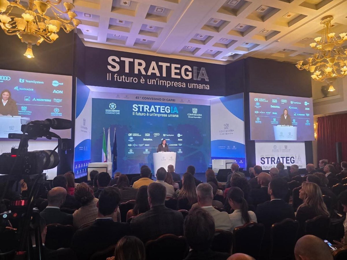 gabferrieri's tweet photo. 🇪🇺🇮🇹 Abbiamo preso parte come @Angi_tech ai lavori del Convegno di @GIConfindustria a Capri, un appuntamento di rilievo per il confronto tra imprese e istituzioni. 🤝

La partecipazione ha consentito di approfondire le tematiche prioritarie per il sistema produttivo e di consolidare le sinergie tra i diversi attori coinvolti. 

Il dialogo strutturato rimane lo strumento fondamentale per orientare le scelte strategiche e sostenere la competitività del Paese. 💡

#Confindustria #Capri #Imprese #Istituzioni #Dialogo