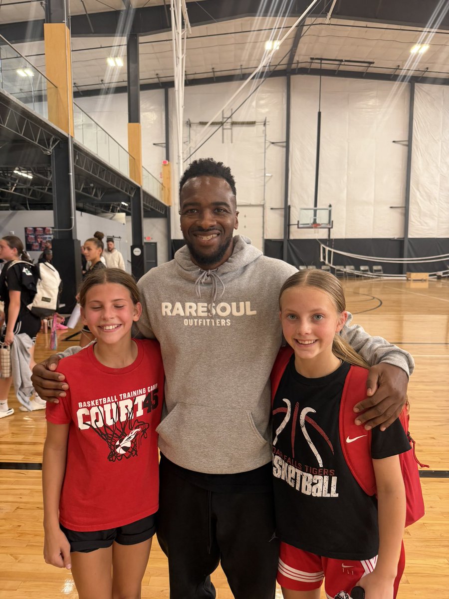 ColetteRenaud32's tweet photo. Had a fun time getting to compete with some great players @Lainaford @CourtFlourish @CourtsideFilms https://t.co/sgRJrnxUIz