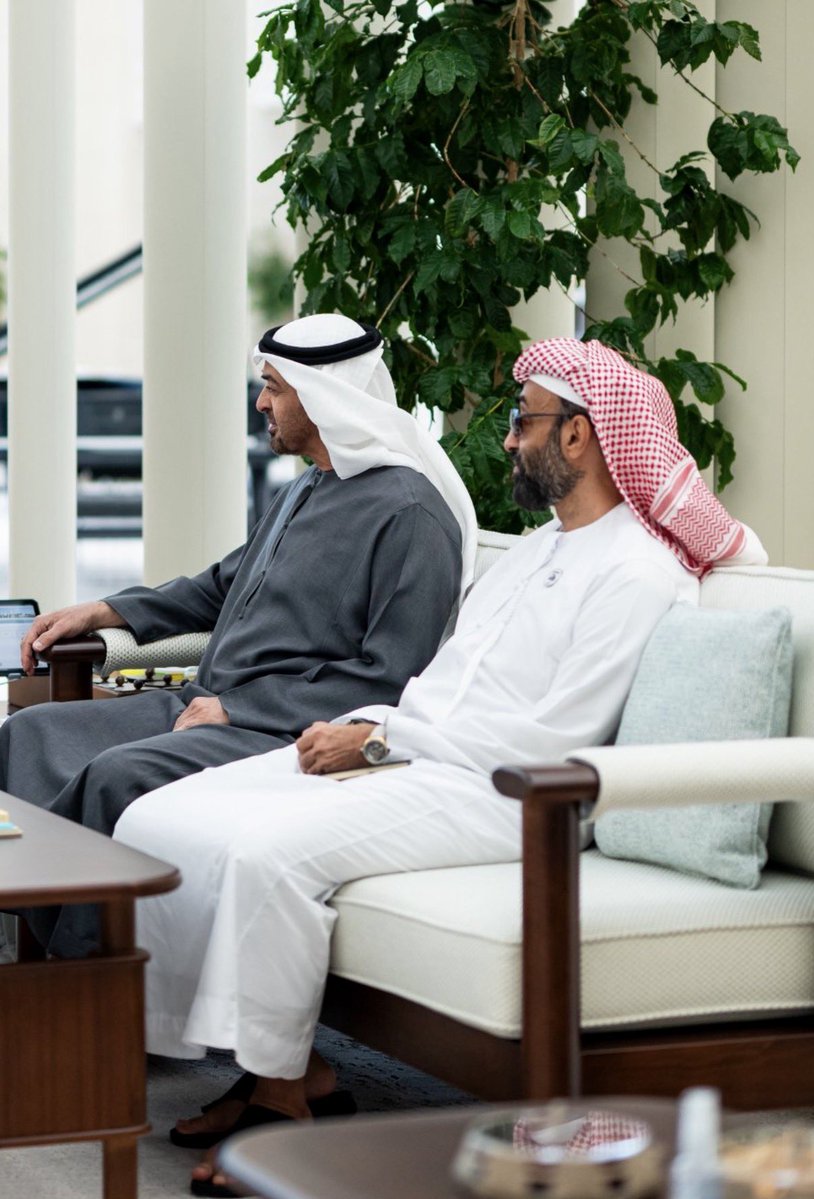 uae__o's tweet photo. ⭕️ رئيس الدولة سمو الشيخ #محمد_بن_زايد ونائبيه سمو الشيخ #منصور_بن_زايد وسمو الشيخ #طحنون_بن_زايد يسيرون بنا على خطى زايد، ومنه تعلّموا الحكمة والقيادة. 

📌 أنشهد أن الأمور الكايدة عندهم محلولة 🇦🇪 https://t.co/GliCBCw02g