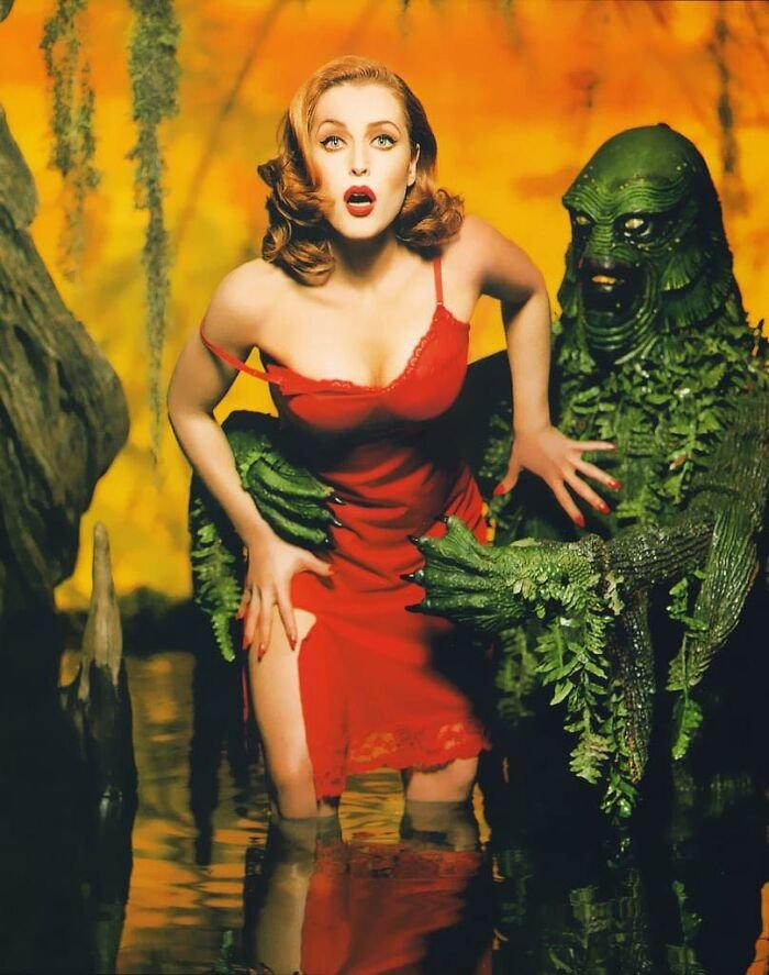 AndMulder's tweet photo. Gillian Anderson is a queen of spooky photoshoots 📸 https://t.co/FXUgb5BER7