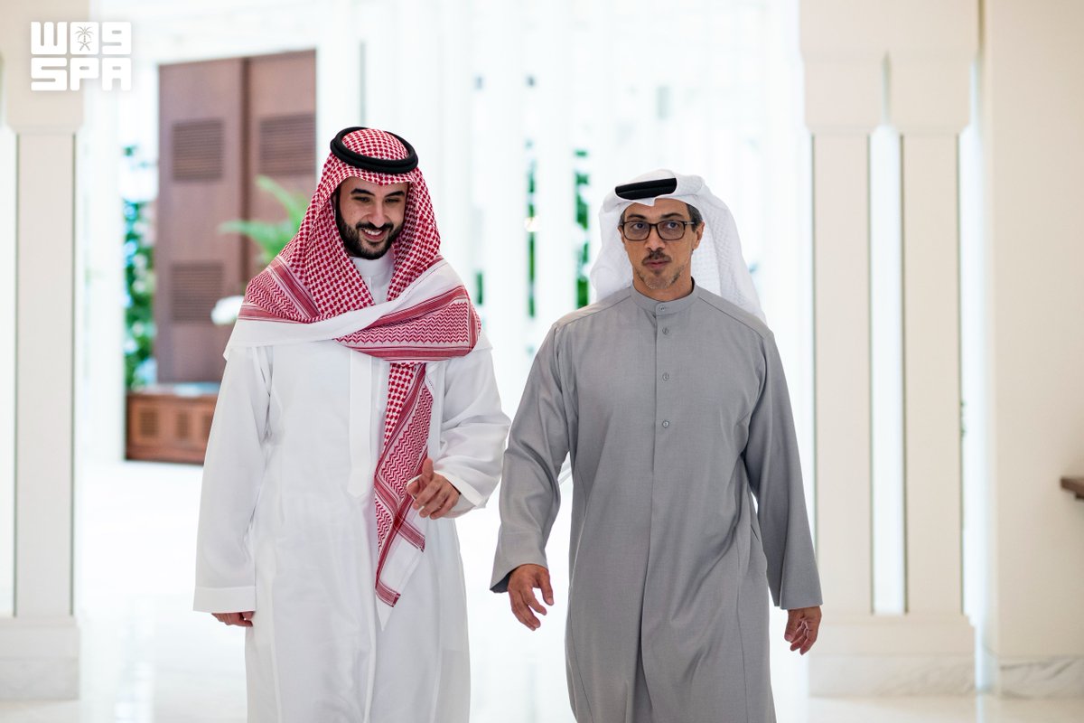 spagov's tweet photo. بتوجيه من القيادة.. سمو وزير الدفاع يلتقي سمو رئيس دولة الإمارات العربية المتحدة.
https://t.co/P3ZSYQO1T2
#واس https://t.co/MWDGPxaAUV