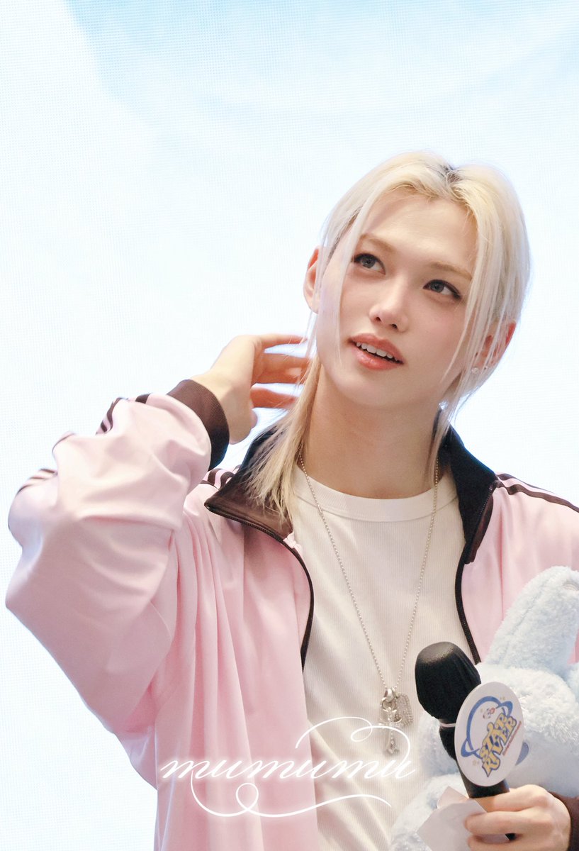 mumumu0915's tweet photo. 🍑
#Felix #필릭스 #이용복 #フィリックス 
#ピリ #ピリちゃん https://t.co/erc3xV56Pf