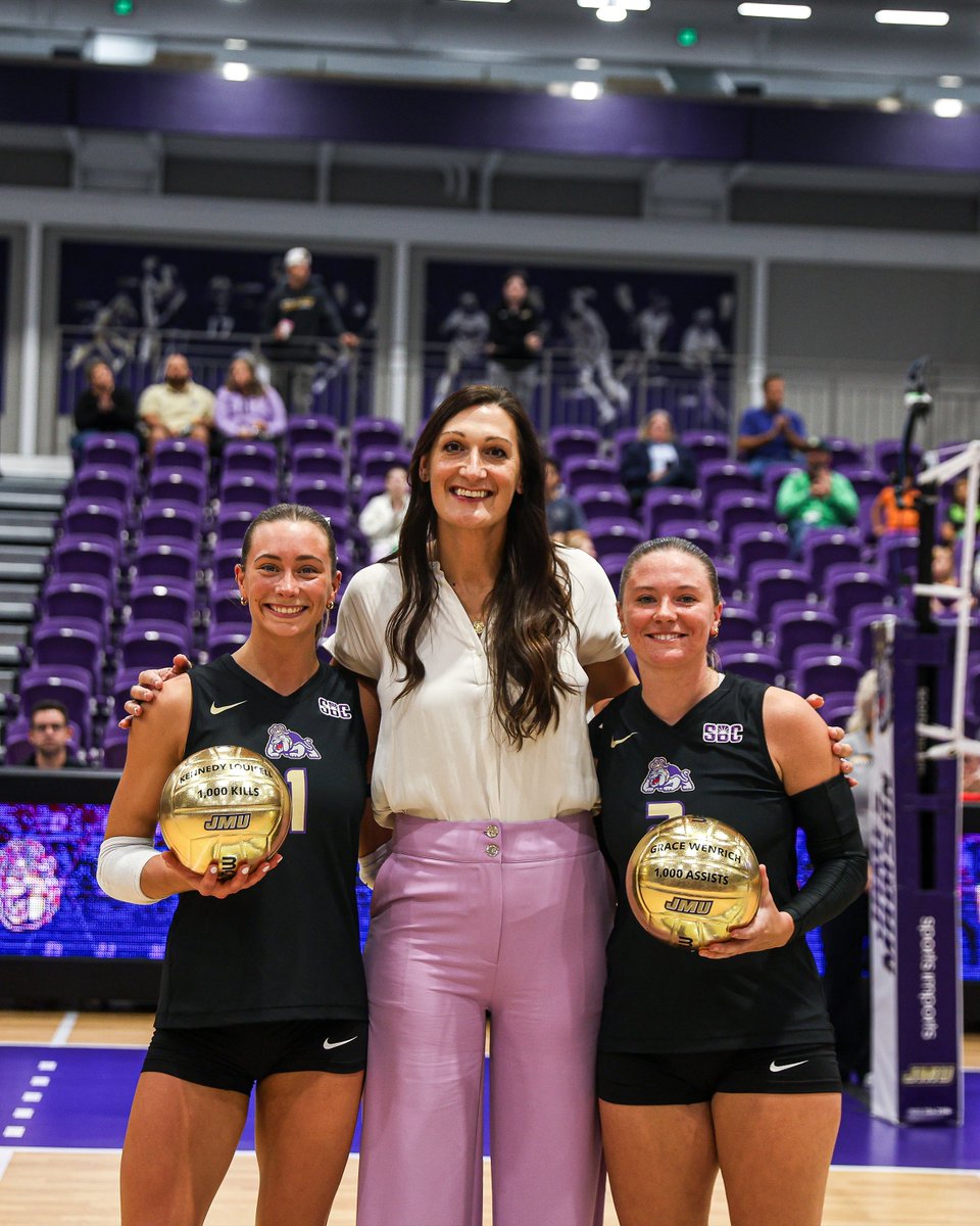 JMUVolleyball's tweet photo. Cruising past 1000 ✈️

Congrats to Kennedy Louisell on reaching the 1000 kill mark and to Grace Wenrich on reaching 1000 assists!

#GoDukes https://t.co/TUho0CwqLr
