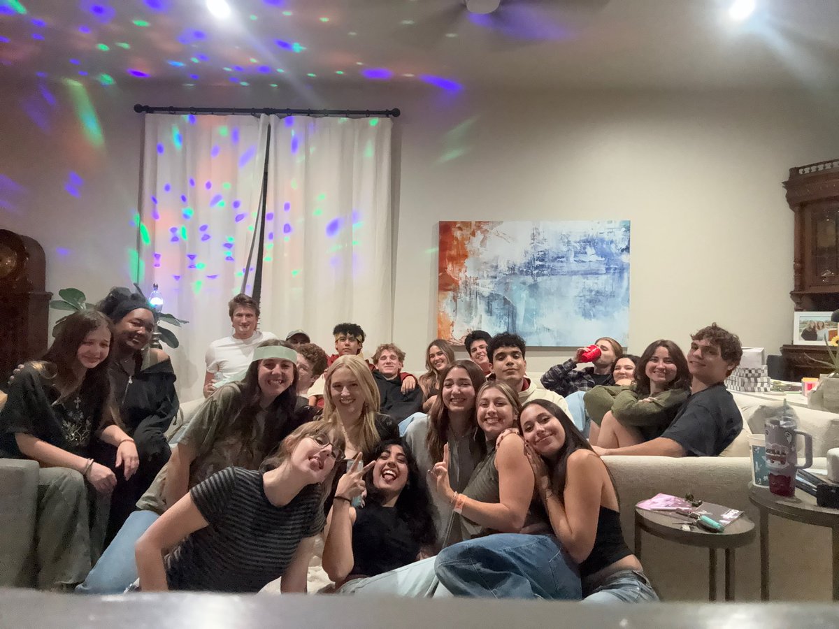 a_escobedo_'s tweet photo. Going away 😿#sadness #ilovemypeople https://t.co/uJDoEoR3Pj