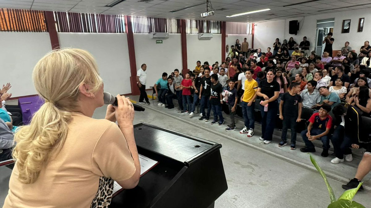 EDUCATAM's tweet photo. En el marco del Programa “Jóvenes a Tiempo” en su 4to ciclo,  la subsecretaria de Educación Básica, Nora Hilda De los Reyes Vázquez, arrancó la Primera Sesión Sabatina, con una gran participación donde se reunieron y se trabajó con adolescentes de secundaria https://t.co/LfKIBSxd16