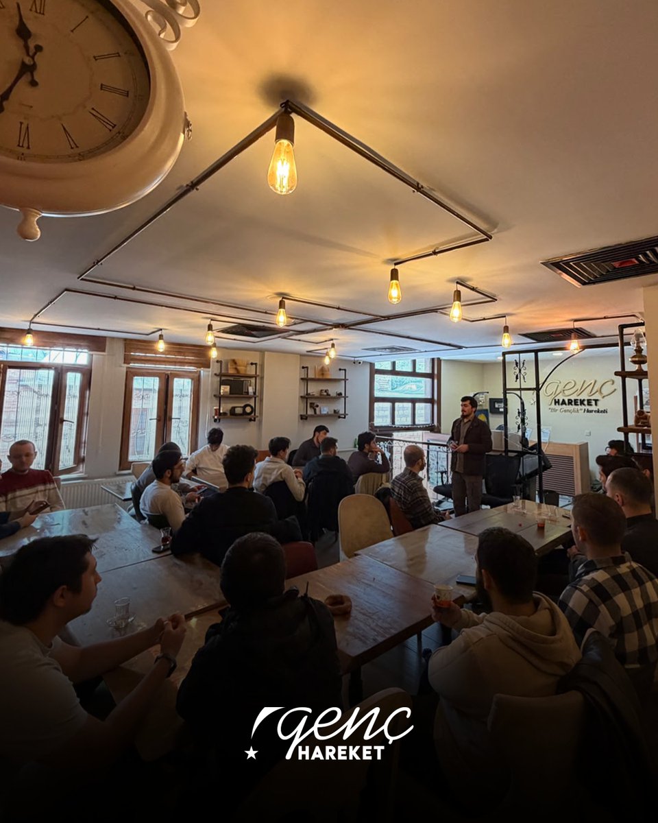 genchareket's tweet photo. Genç Hareket İlahiyat kulübü olarak dönem açılışımızı genel merkezimizde gerçekleştirdiğimiz kahvaltı ile yaptık. Konuşmalar ve kitap çekilişiyle devam eden programımız muhabbet ve güzel temennilerle beraber nihayete erdi. https://t.co/2ICXVnvof8