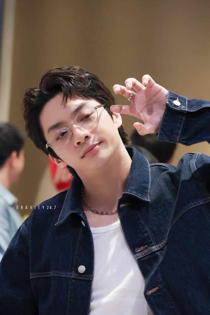 gravity24's tweet photo. เหมียว~ 🐱 #ZIYEN 
#MelodyOfLife17 

@peeempmp https://t.co/7pf65Qe1sX