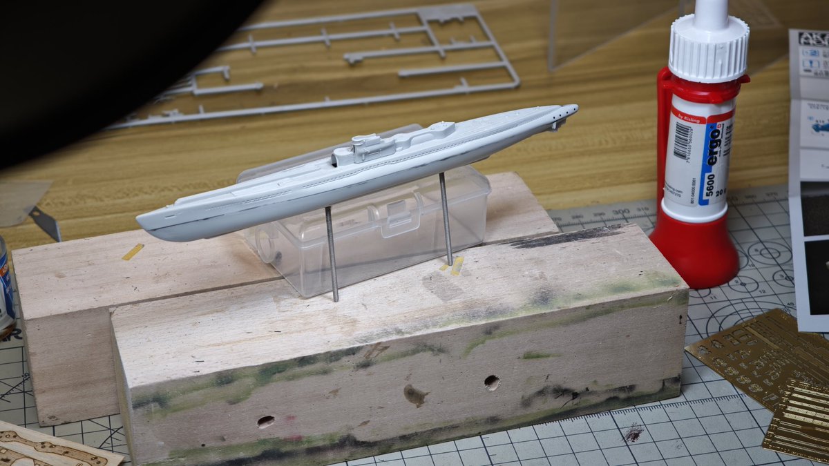 SHOKAKU_NANODAA's tweet photo. [1/700 IJN I-400 submarine WIP]

Starting work on a very small project; first, fill the seams on the hull.

#scalemodel  #shipmodel #艦船模型 #scalemodelling #scalemodeling https://t.co/8rOF3GgcN9