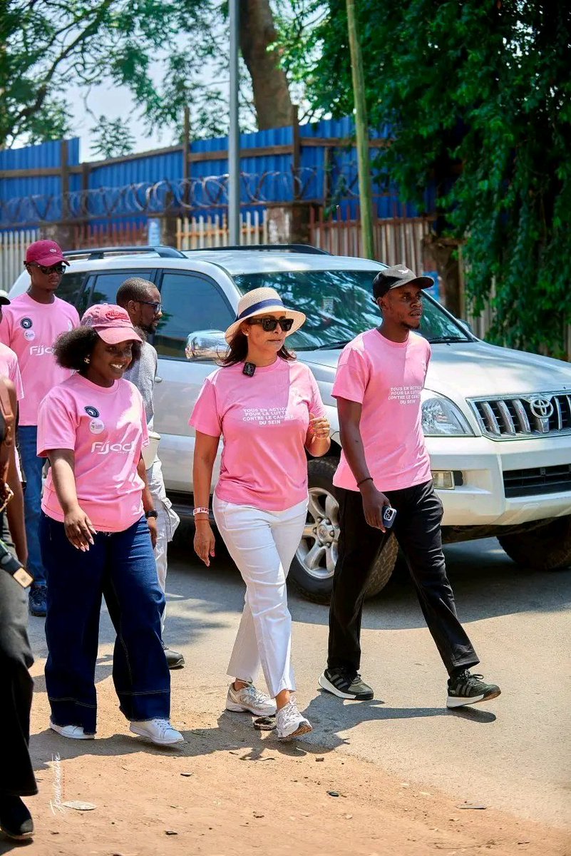 TriniteBanza23's tweet photo. Hier, l’Hon. Benatar Chilufya  a participé à la marche de santé de la FIJADA, conduite par sa présidente provinciale, Eunice Bikila, pour promouvoir l’activité physique et sensibiliser à la lutte contre les cancers du sein, à la prévention et au dépistage précoce. https://t.co/h6eS3aFZSq