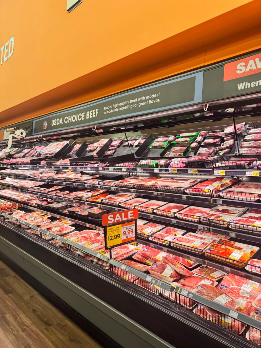 R_Ellington_'s tweet photo. It's Sunday, so it's time to head to the grocery store and stock up on food again.🥰 https://t.co/2R8Ulcslsg