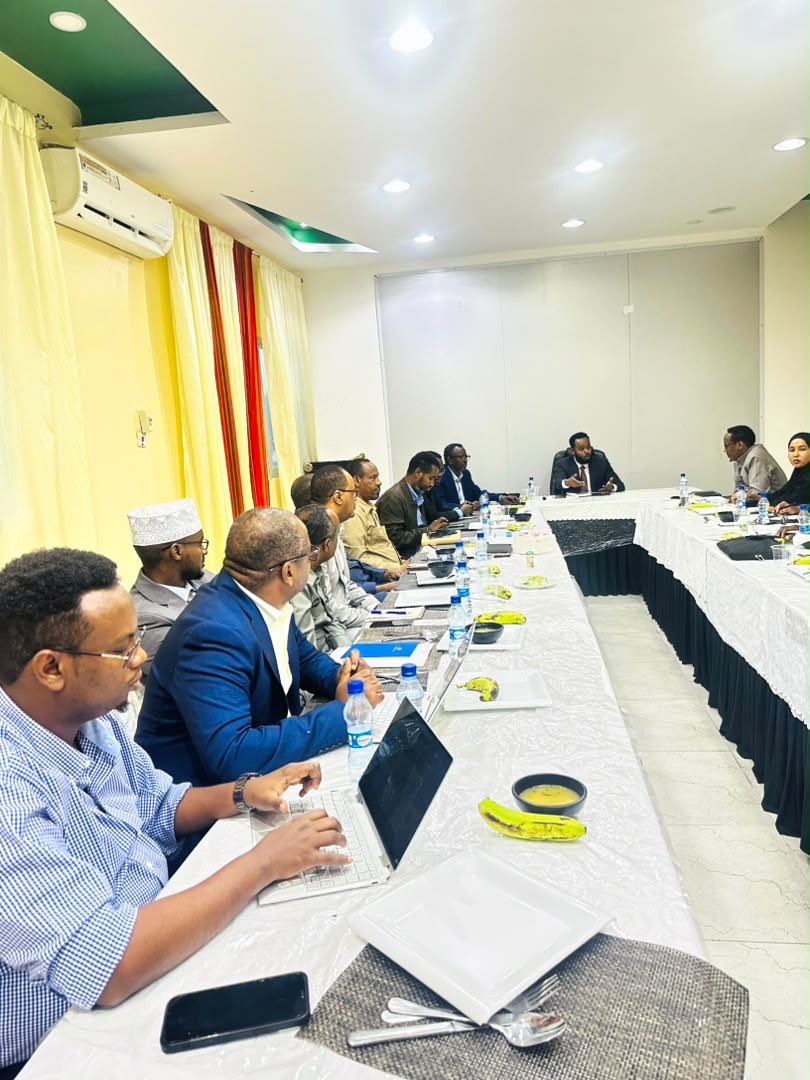 MoIFARSomalia's tweet photo. The Director General of the Ministry of Interior, Federal Affairs and Reconciliation, @AbdulkadirEA, chaired the National Peace Education Sub-Technical Committee meeting, marking the official launch of the Building Peace Through Religious Education project.

Recognising that sustainable peace requires more than resolving conflicts, the initiative places education at the centre of efforts to strengthen mutual understanding, peaceful coexistence and the values that support reconciliation across Somali society. It reflects a longer-term approach to peacebuilding, one that seeks to address the attitudes and social dynamics that shape relationships within communities.

Bringing together the Office of the Prime Minister, MOCHE, MEISA, ONS, UNICEF and UNESCO, the meeting highlighted the importance of coordinated national action in advancing peace education. By connecting government institutions, education stakeholders and international partners, the initiative aims to strengthen the role of religious education in supporting Somalia’s broader peacebuilding and reconciliation priorities.