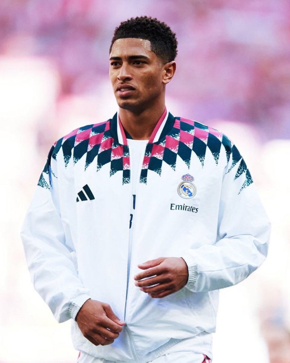 theMadridZone's tweet photo. INVOLVED IN BUILD UP OF BOTH GOALS. 

JUDE BELLINGHAM WHAT A PLAYER. 🔥 https://t.co/VElqp0CXFf