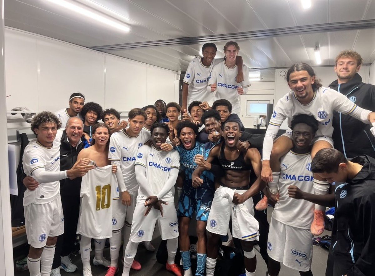 InformaTreize's tweet photo. 👉 Les U19 après leur victoire 5-2 face à Béziers ! 🔥 #TeamOM https://t.co/HAay6zoENE