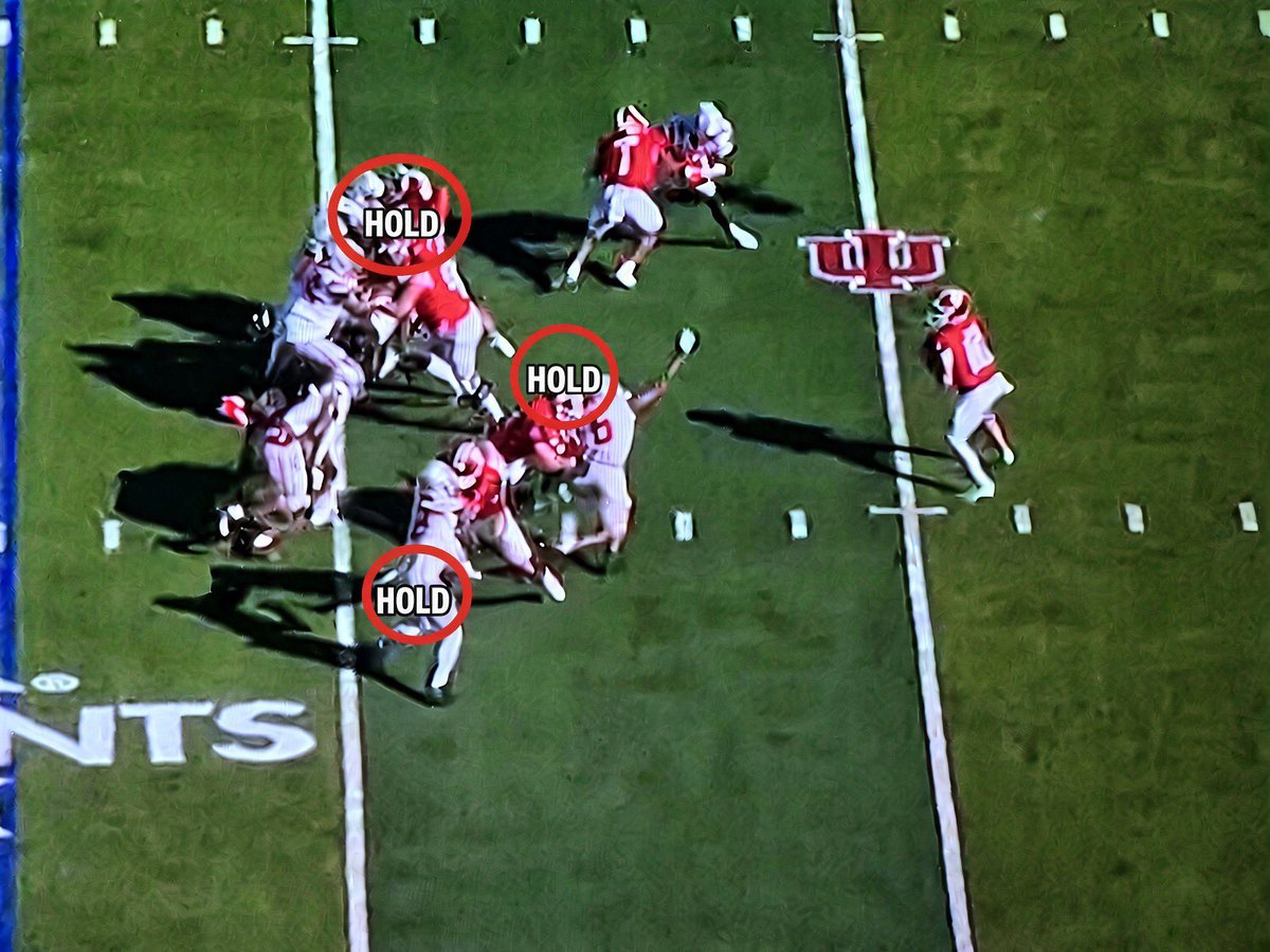 dchapp79's tweet photo. “Buckeyes got lucky” prob 4 holds on this play actually but 3 were obvious. https://t.co/gpCzm2fops