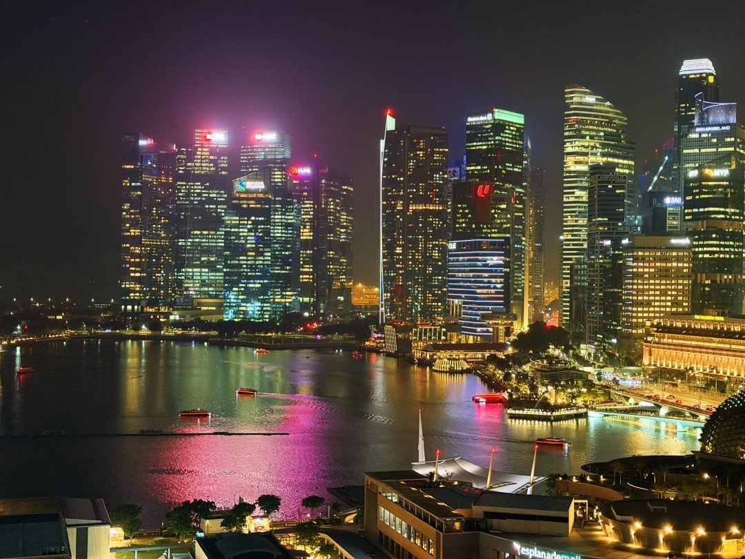 AstrielleLl's tweet photo. Just casually capturing some beautiful night lights https://t.co/0n18rrloFx