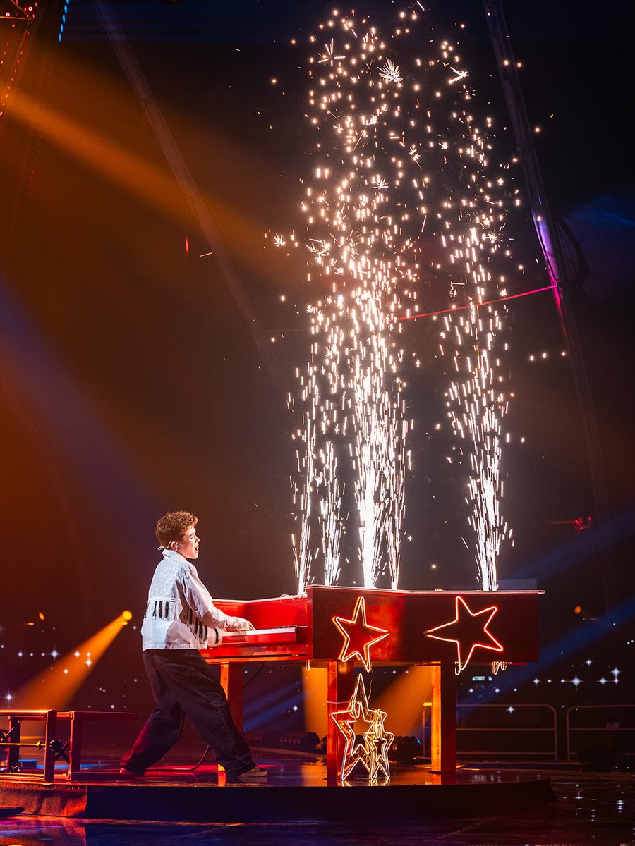 lachaine12pts's tweet photo. #France 🇫🇷

Découvrez les premières photos de la 1ʳᵉ répétition du pays sur la scène de l’#EurovisionJunior 2026 à Ta’Qali.

#Eurovision I #JuniorEurovision I #JESC2026 I @Francetele I @EurovisionF2 I #EurovisionFrance https://t.co/m7dL3FYLiu