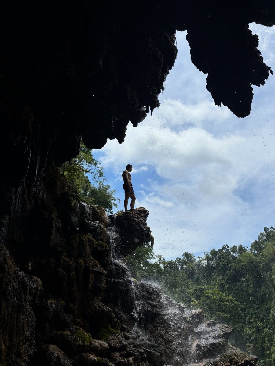 Ksunichka1's tweet photo. Tumpak Sewu Waterfalls. Streams are boring—I’d rather chase waterfalls. https://t.co/7MyU2Zku24