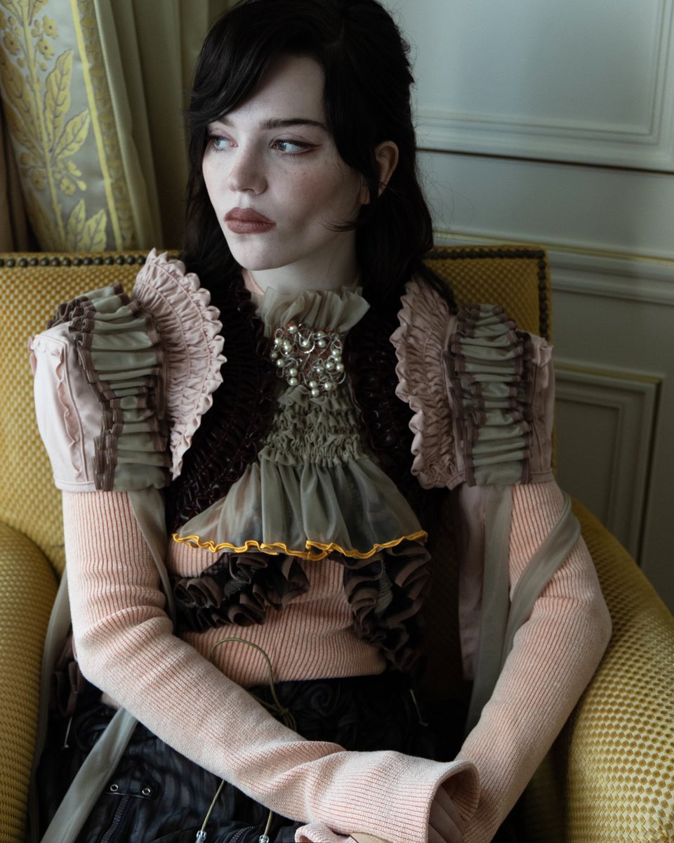 mcumagik's tweet photo. happy birthday sophie thatcher 🦇 https://t.co/uwwLiNLiMS