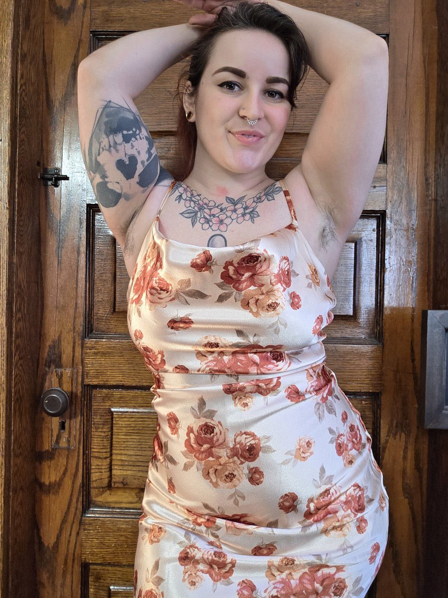 indica189093's tweet photo. This dress makes me feel very Mommy https://t.co/9EleiuplP4