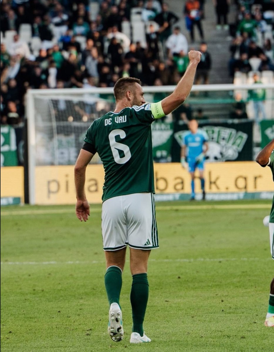 Eugg13_'s tweet photo. Σκορερ και οι 2 αρχηγοί της ομαδας⚽️☘️
#paofc https://t.co/2z3a06ZhIZ