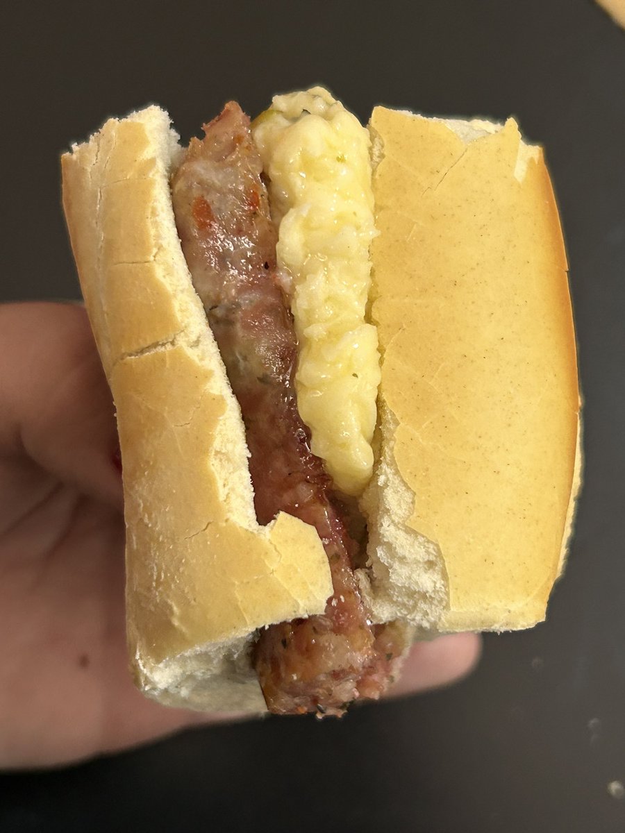 aguitolam's tweet photo. me hice un chori con provoleta porque soy una degenerada hija de puta https://t.co/na3Qxmt2kR