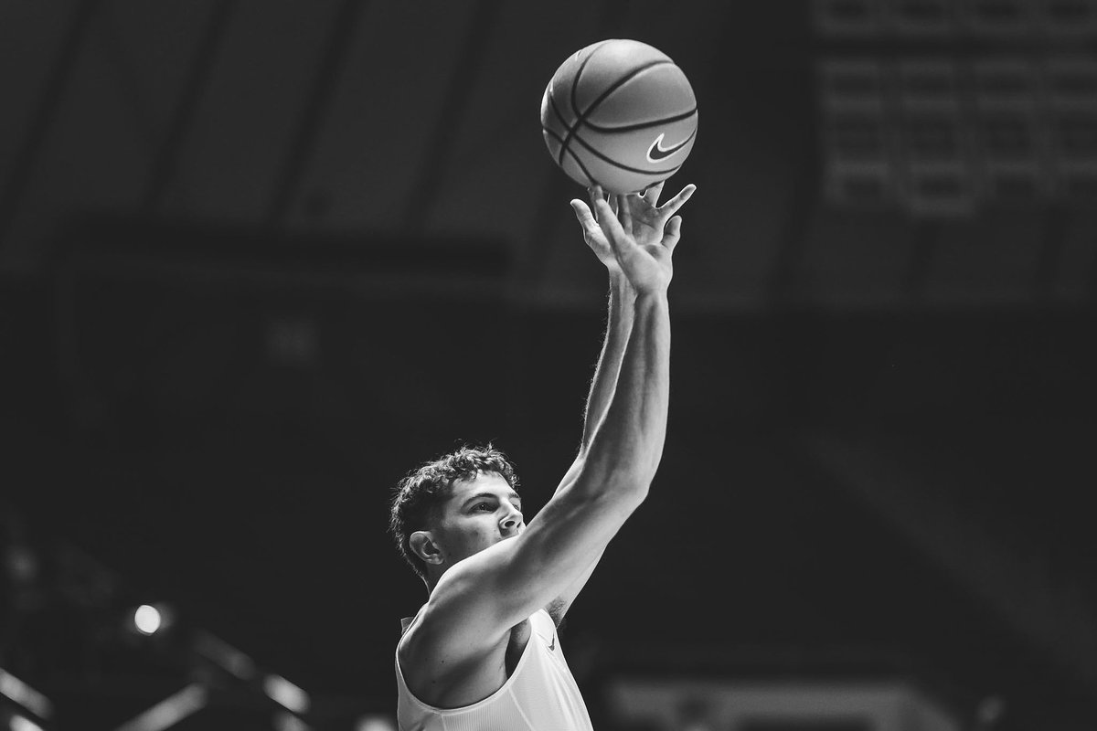 ISC_PU's tweet photo. Season 1️⃣2️⃣9️⃣ Is Here

📸: @snapsbyme https://t.co/Cl1DxcYECO