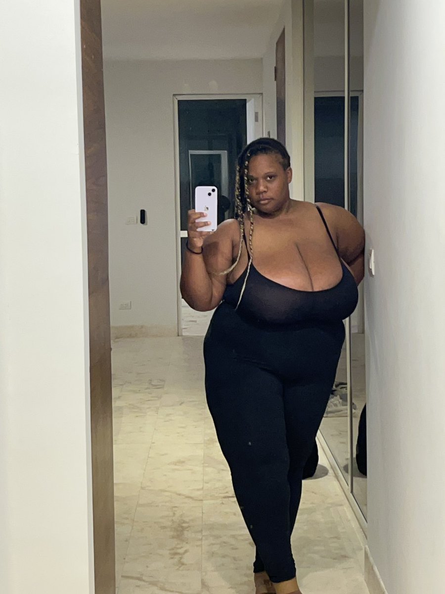 iambriastaxx's tweet photo. Big Body Benzzzz🖤🖤🖤 https://t.co/EmVwXm7GAU
