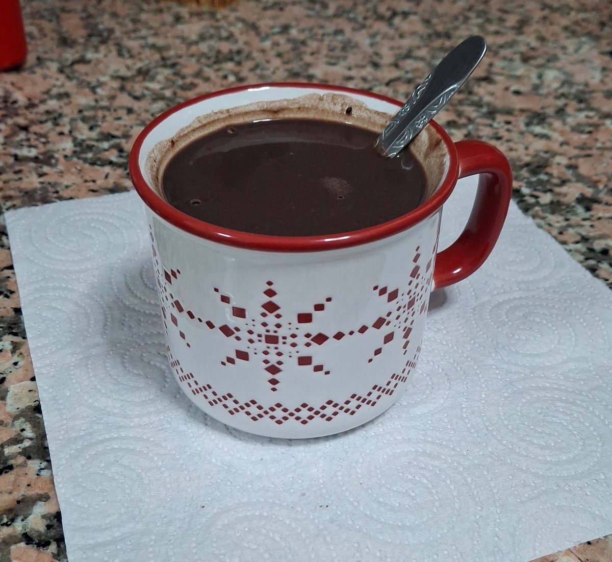 aki11erqueen's tweet photo. Yo ya he inaugurado mi taza de Navidad, soy peor que el Mercadona, el Corte Inglés y el alcalde de Vigo juntos 😇 https://t.co/Dq1M6BVqii