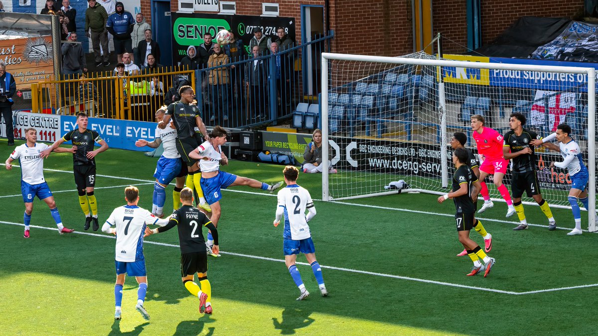 GomboczSteve's tweet photo. Some goalmouth action during the game Bury v Harrogate Town on 17/10/26. One of the images shows the ball enroute for Bury's goal . Great performance. @buryfcofficial #bfc140 #shaker #BuryFC #PartOfit @whitebluearmy https://t.co/PzUU7jIjEt