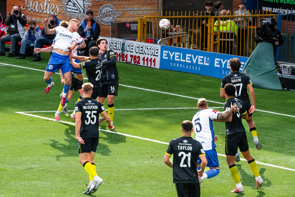 GomboczSteve's tweet photo. Some goalmouth action during the game Bury v Harrogate Town on 17/10/26. One of the images shows the ball enroute for Bury's goal . Great performance. @buryfcofficial #bfc140 #shaker #BuryFC #PartOfit @whitebluearmy https://t.co/PzUU7jIjEt