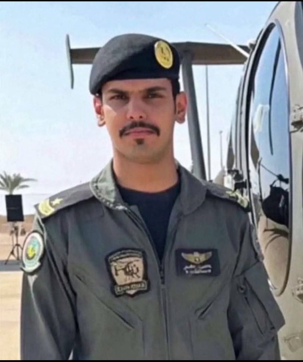 moh44474's tweet photo. رحم الله شهداء الوطن وغفر لهم وأسكنهم فسيح جناته، وألهم أهلهم الصبر والسلوان.

﴿وَلَا تَحْسَبَنَّ الَّذِينَ قُتِلُوا فِي سَبِيلِ اللَّهِ أَمْوَاتًا بَلْ أَحْيَاءٌ عِندَ رَبِّهِمْ يُرْزَقُونَ﴾

اللهم احفظ وطننا وأدم عليه الأمن والأمان . 🇸🇦 #شهداء_الوطن #اللهم_احفظ_السعودية https://t.co/WTHenryKIH
