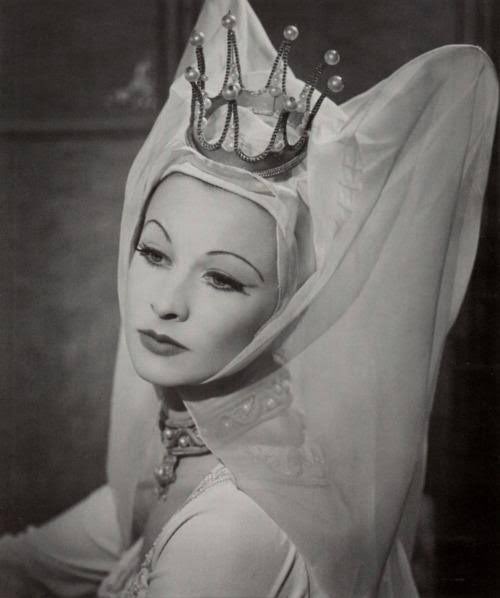 taysteviegarden's tweet photo. vivien leigh as lady anne in shakespeare's  richard III https://t.co/MbA4fntmJF