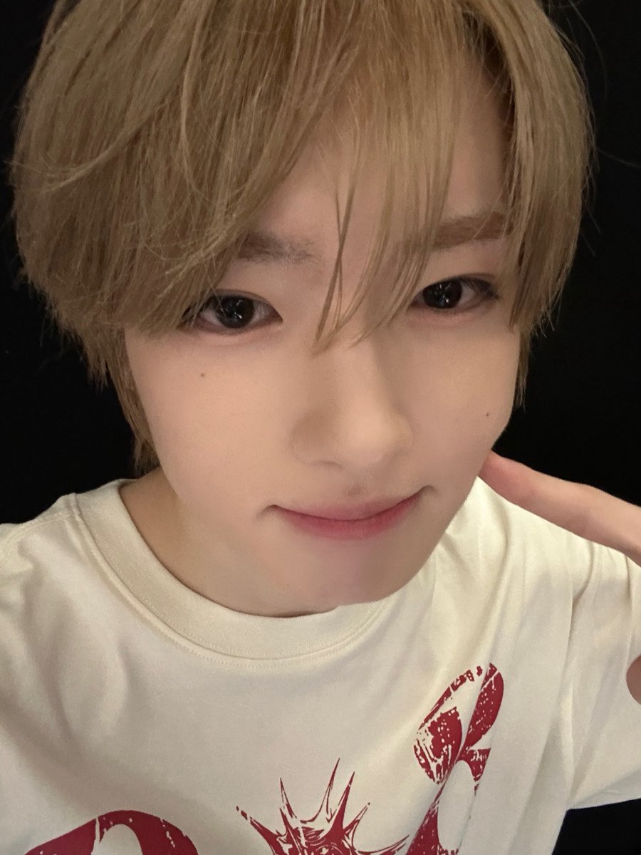 geunsiki's tweet photo. 내 쥐돌이 셀카옴,,,
근데 배경은 벽이검은색인건가요
지운건가요 https://t.co/m1GuzQaITD