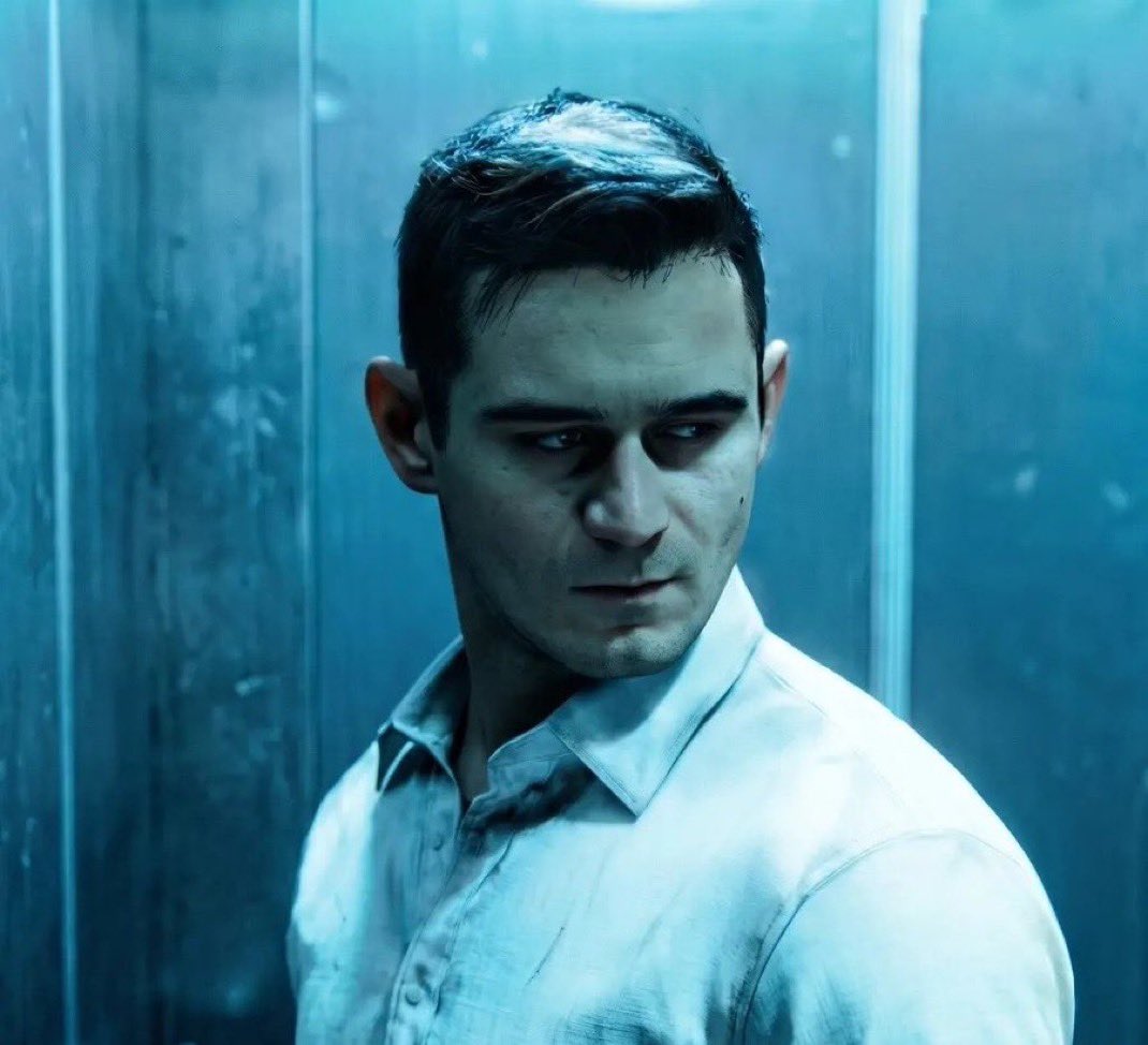 artillerysiege's tweet photo. makarov was so pretty in white. i miss him https://t.co/ZqxYtwfsbh